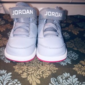 Very good condition baby girl’s Jordan gym shoes👶